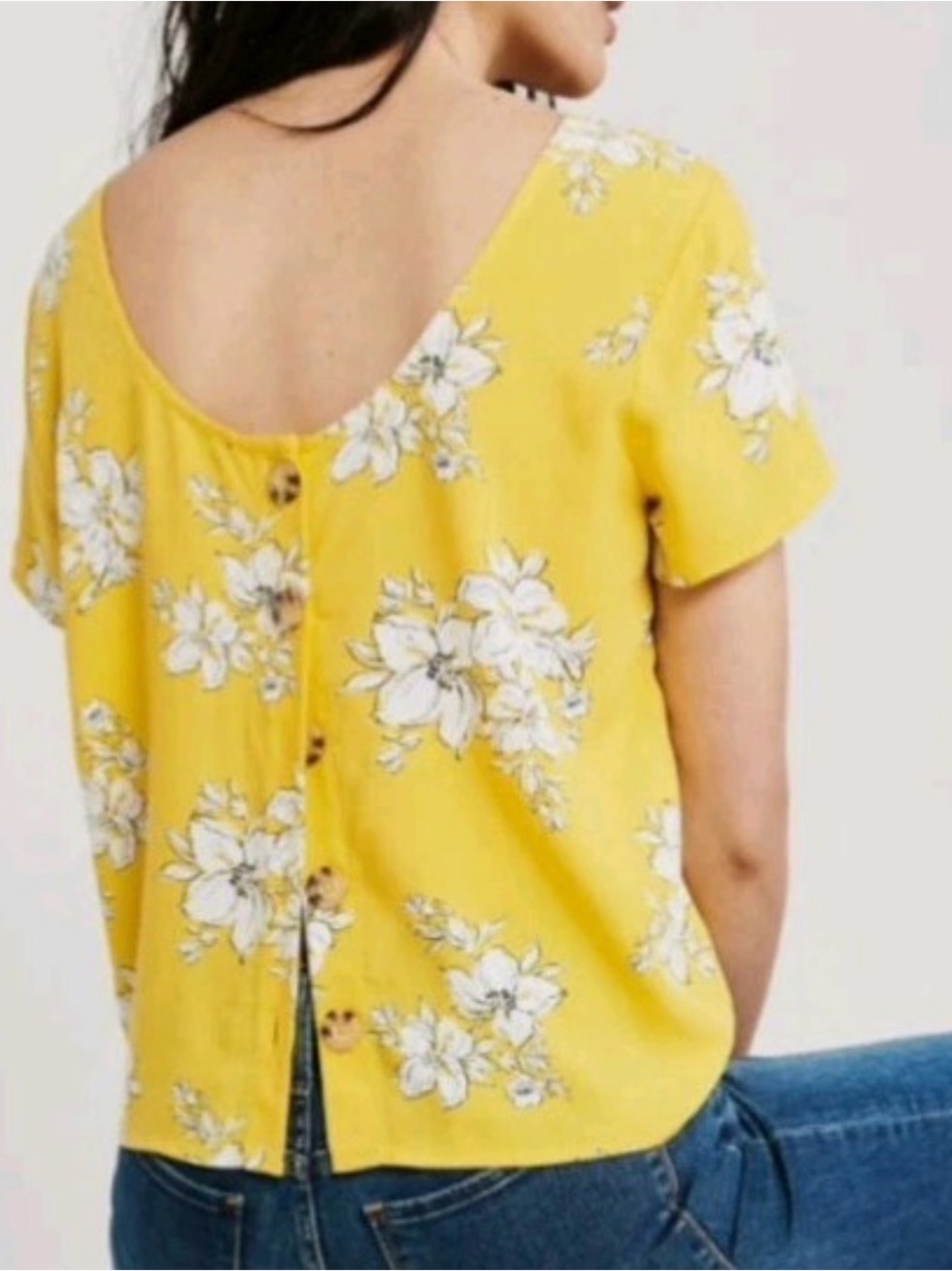 Abercrombie & Fitch Yellow Floral Short-Sleeve Top Button Accent Size XS